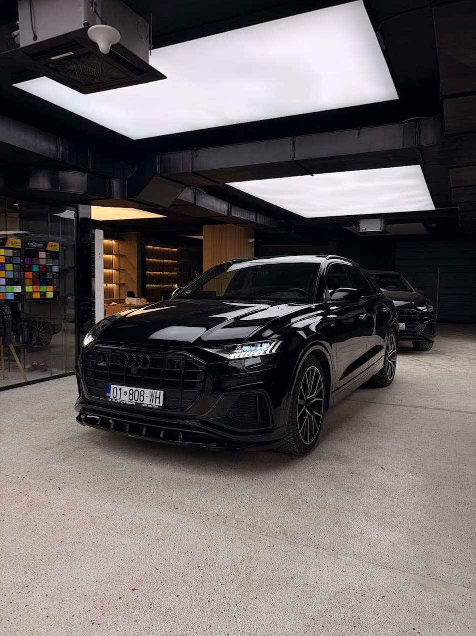 Black Audi Q8